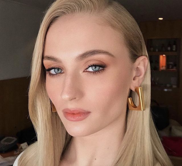 Полный нюд: идеальный макияж для офиса