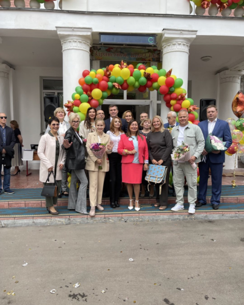 После долгой болезни: певица МакSим лично проводила дочку в 1 класс 