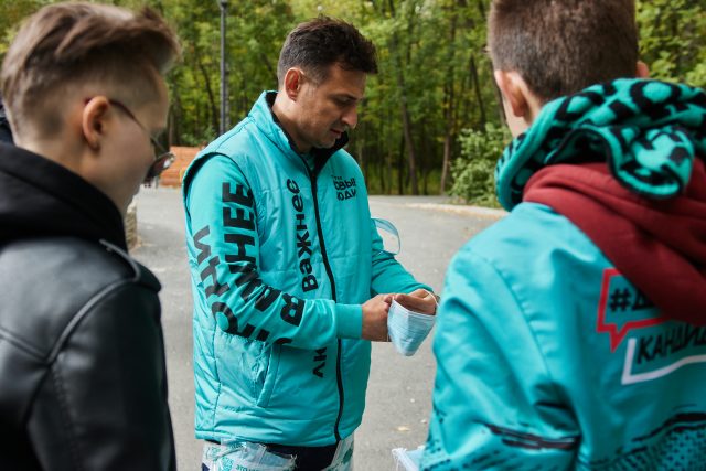 Вспомнить все: что стало с Алексеем Гавриловым aka Гошей из сериала «Универ» и почему он пошел в политику?