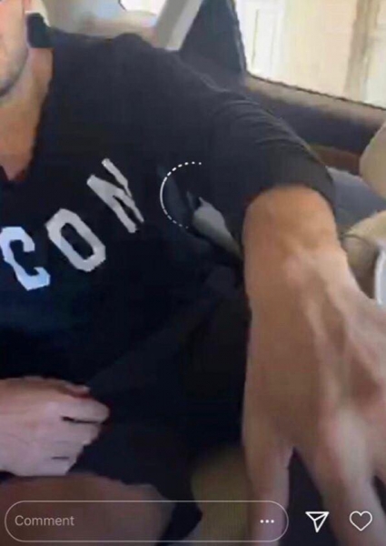 Загадочный прямой эфир: фанаты испугались за Бритни Спирс