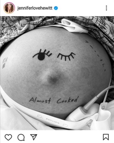 Звезда сериала «Говорящая с призраками» Дженнифер Лав Хьюитт стала мамой в третий раз