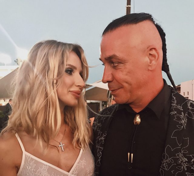 А как же Лобода? Тилля Линдеманна засняли в гримерке с Мари Краймбрери