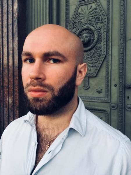 А все уже. Надо было раньше: Стас Круглицкий о том, как появился образ Сантаны, о TikTok и самой дорогой покупке