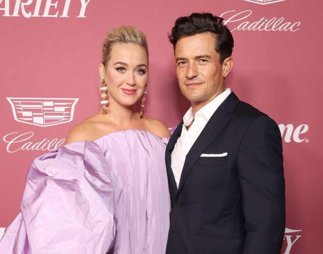 Актрисы «Друзей» вновь воссоединились для встречи с Кэти Перри и Орландо Блумом