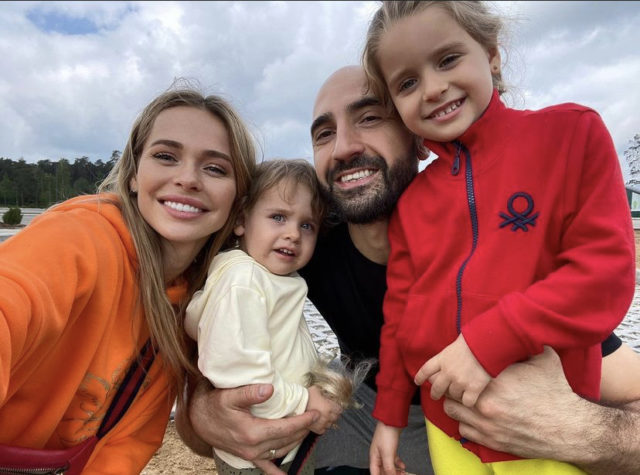 «Безусловная любовь»: Анна Хилькевич показала подросших дочек