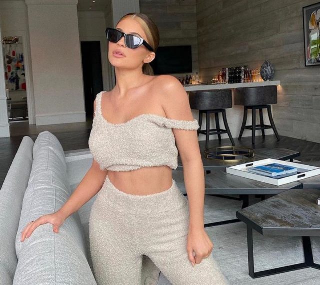 Что читать: любимая книга Кайли Дженнер