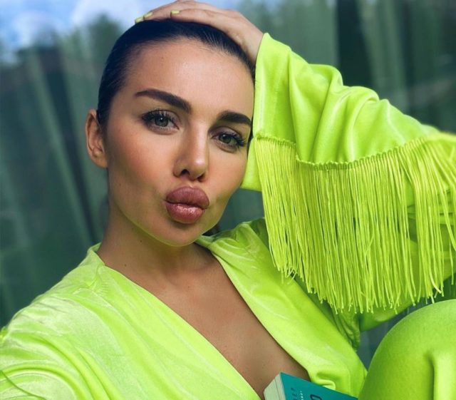 Цифра с шестью нулями: узнали, сколько Анна Седокова получает в месяц 