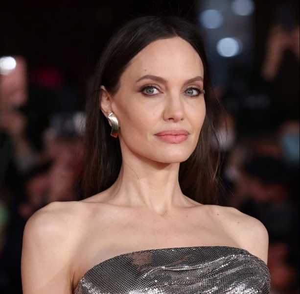 Дала резкий ответ: Анджелина Джоли впервые прокомментировала роман с The Weeknd