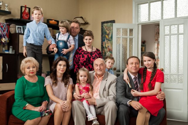 Девочка выросла: 17-летня Маша из «Ворониных» показала фото в бикини