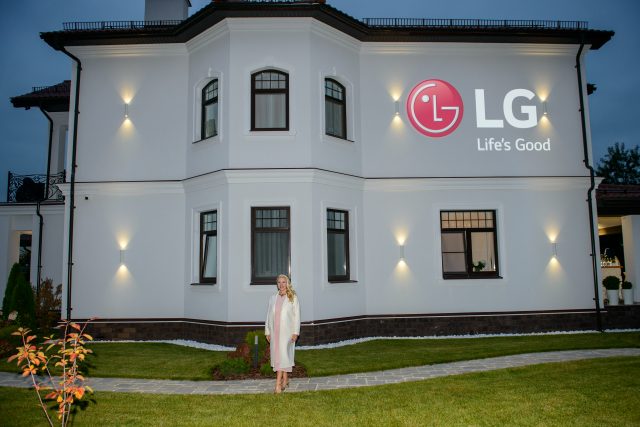 Дом мечты: Екатерина Одинцова устроила новоселье