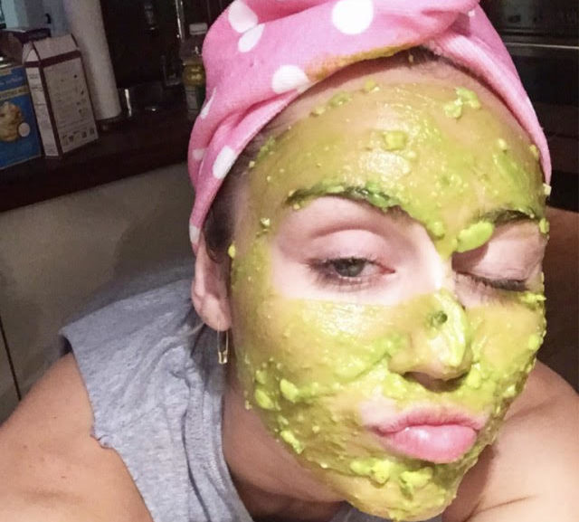 Домашний уход: как использовать оливковое масло для кожи и волос