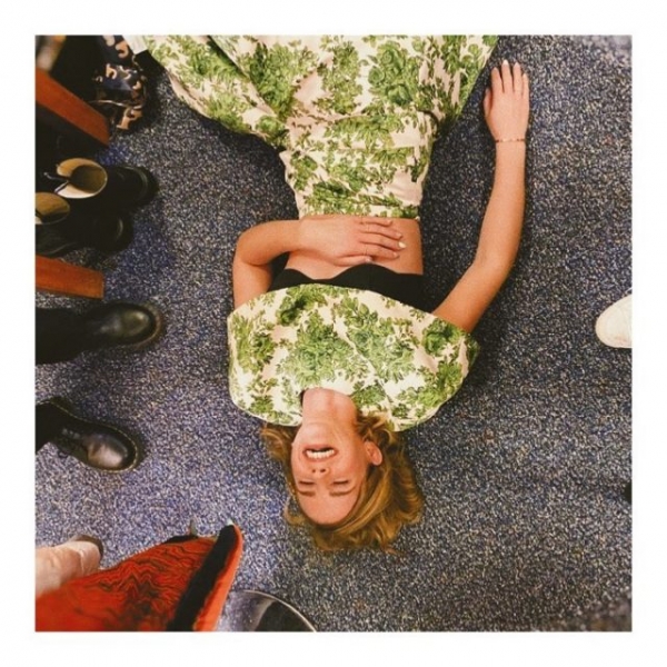 Горячо: Эмма Уотсон в открытом бюстгальтере на встрече с бывшим вице-президентом США 