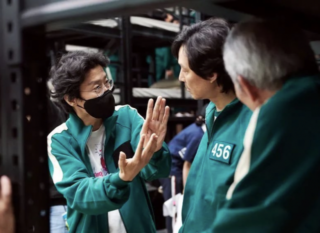 «Я не богат»: сколько заплатили режиссеру «Игры в кальмара»?