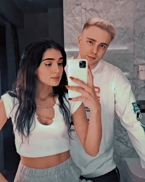 Я с тобой даже не целовалась: Дина Саева прокомментировала публикацию Егора Крида