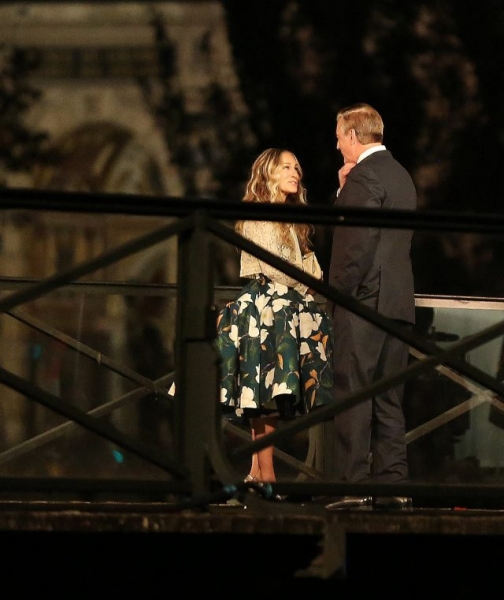 Кэрри Брэдшоу уже не та: Сара Джессика Паркер повторила образ из «Секса в большом городе»