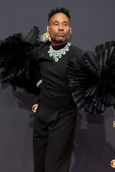 «Мне пришлось бороться всю жизнь»: Билли Портер раскритиковал обложку с Гарри Стайлсом в платье