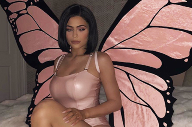 На праздник: рейтинг костюмов Кайли Дженнер на Хэллоуин