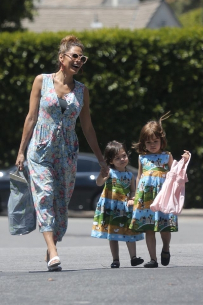 Очень трогательно: как Ева Мендес поздравила Райана Гослинга с его первым днем отца