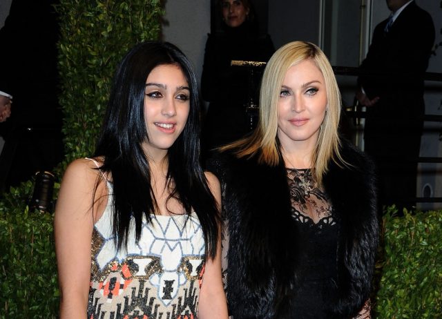 «Она помешана на контроле»: дочь Мадонны рассказала об отношениях с матерью