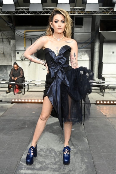 Папина копия: наследница Майкла Джексона поразила подписчиков своими нарядами