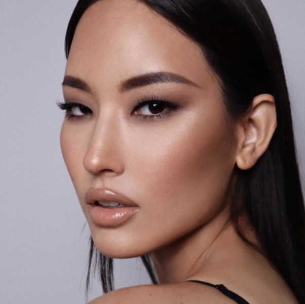 Под тон и тип кожи: Елена Крыгина о том, как найти свой идеальный тональный крем