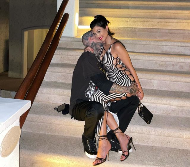 «Пока они есть друг у друга, день уже считается идеальным»: новые подробности свадьбы Кортни Кардашьян и Трэвиса Баркера