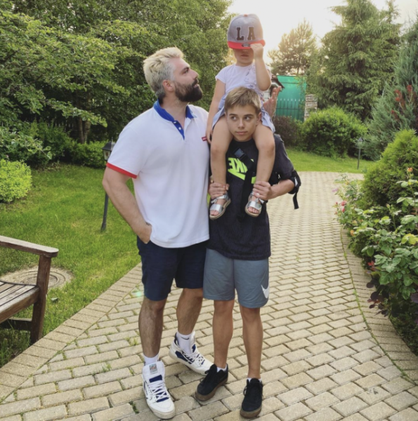 Полина Гагарина впервые публично прокомментировала суд с бывшим мужем