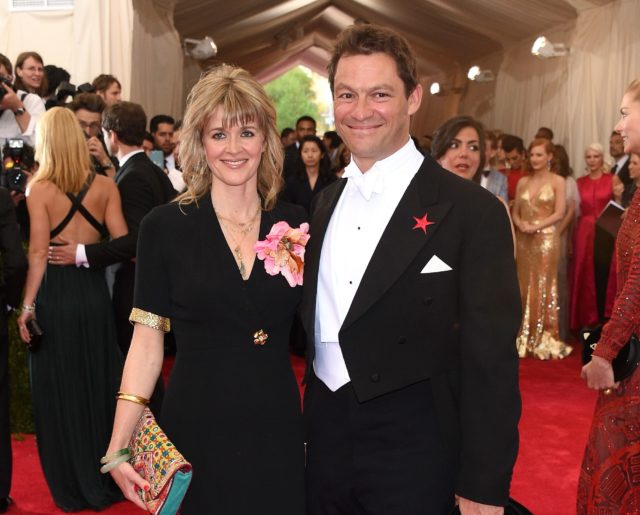 После скандального поцелуя с Лили Джеймс: Доминик Уэст и его супруга сделали заявление