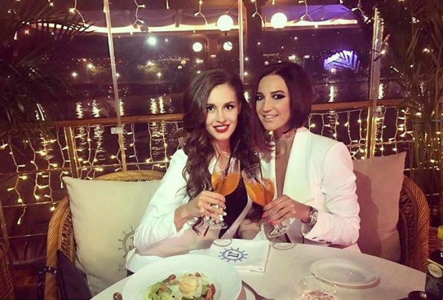 «Реально? Мы тогда хотим еще одну квартиру»: Анна Бузова прокомментировала заявление Ольги о том, что звезда купила ей квартиру