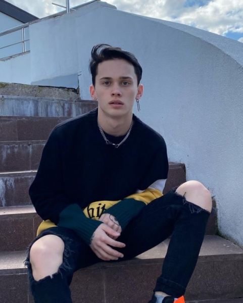 «Воровал, когда не было денег, ночевал на улице»: Даня Милохин рассказал про свою жизнь до популярности