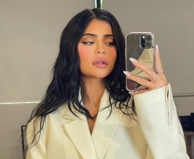 Вся в крови: обнаженная Кайли Дженнер вызвала гнев фанатов