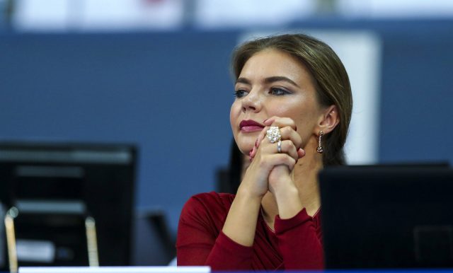 Алина Кабаева впервые за долгое время вышла в свет и получила «спортивный Оскар»