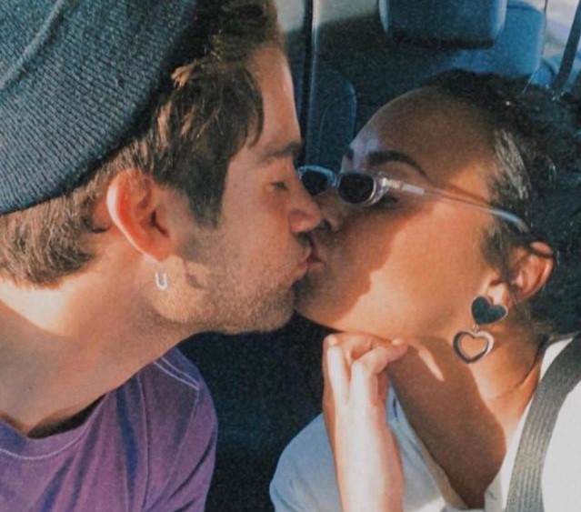 Бывший жених Деми Ловато обвинил певицу в хайпе на их разрыве