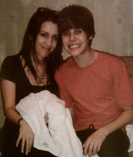 День матери: редкие фото героев PEOPLETALK с родителями