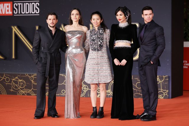 &laquo;Я очень нервничаю&raquo;: Анджелина Джоли рассказала о съемках в фильме &laquo;Вечные&raquo; 