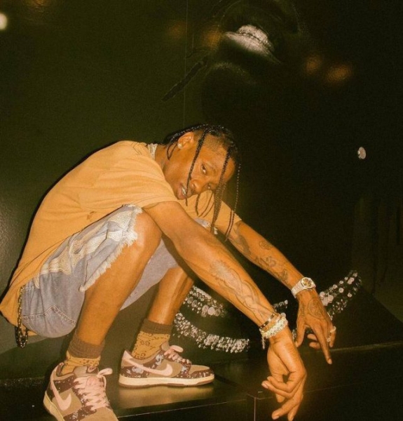 Не все так просто: во время выступления Трэвиса Скотта охранник потерял сознание