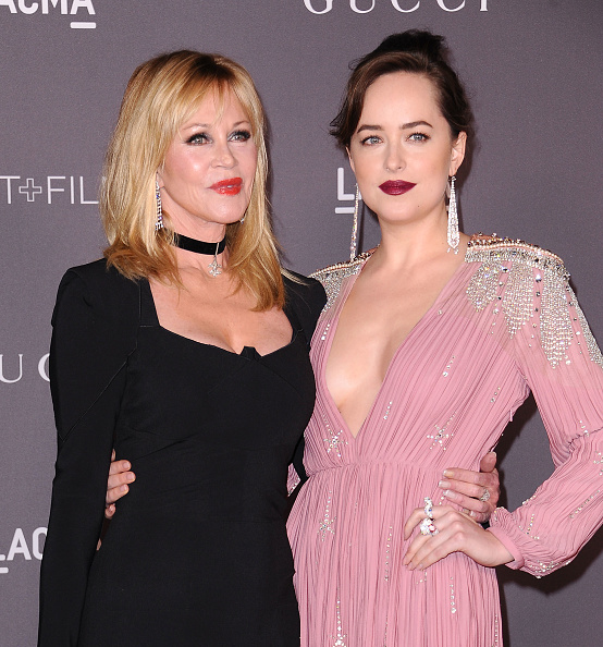 &laquo;Приходилось иметь дело со взрослыми проблемами&raquo;: Дакота Джонсон о жизни с голливудскими родителями 