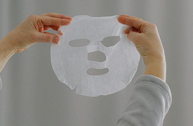 Смешать, но не взбалтывать: как использовать средства с гиалуроновой кислотой для максимального эффекта