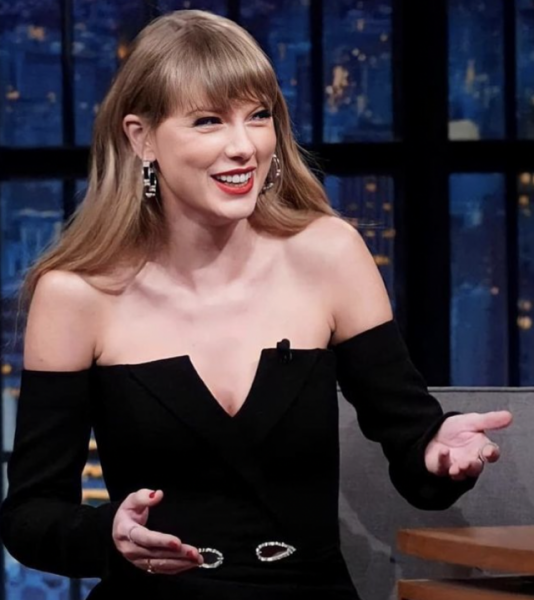 Тейлор Свифт повторила культовый образ принцессы Дианы