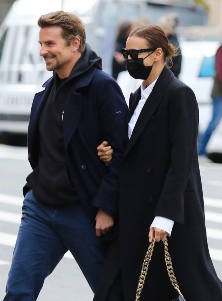 Выглядят счастливыми: Ирина Шейк проводит время в компании Брэдли Купера