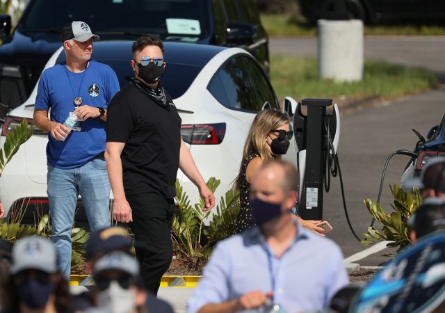 Что с волосами? Илона Маска высмеяли в Сети из-за его новой прически