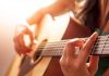 Как быстро научиться играть на гитаре