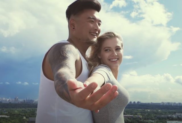 Героиню клипа Анатолия Цоя приняли за его девушку