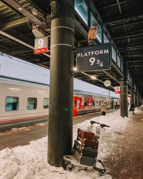 Из Петербурга в Хогвратс: в северной столице появилась платформа 9 и 3/4