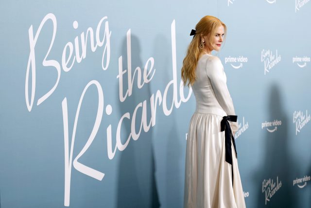 Как невеста: новый выход 54-летней Николь Кидман в белоснежном платье