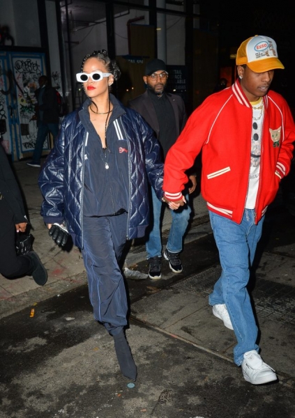 После слухов о беременности: Рианна ответила в директ фанату и вышла на свидание с A$AP Rocky в оверсайз