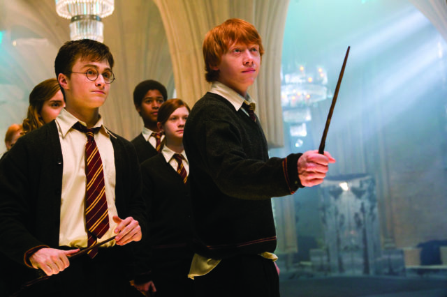 Снова вместе: появился первый кадр нового эпизода «Гарри Поттера»