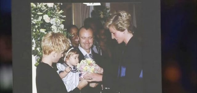 Это очень смешно: Лили Коллинз рассказала о провале во время встречи с принцессой Дианой 