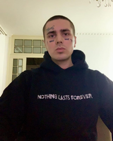 Face прокомментировал новости об удалении татуировок с лица и показал фото 