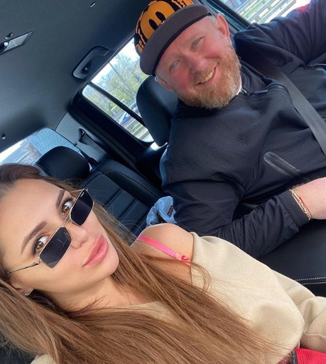 Константин Ивлев сделал предложение молодой возлюбленной в прямом эфире